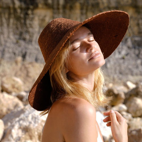 RIRI Jute Handwoven Straw Hat In Burnt Sienna